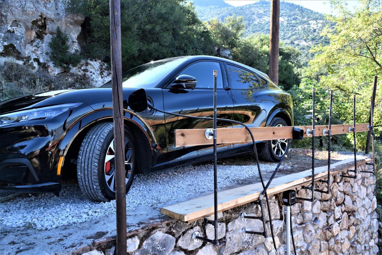 Lílaia Μικρή Πέτρινη Μεζονέτα 2ヴィラ エクステリア 写真