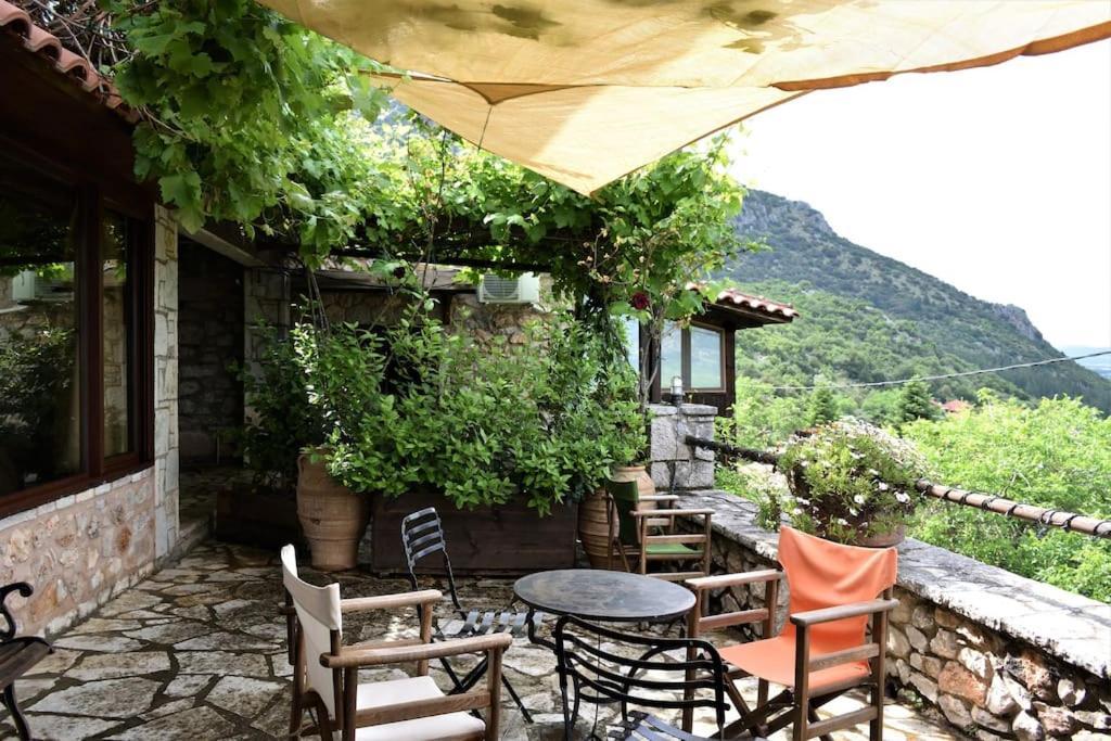Lílaia Μικρή Πέτρινη Μεζονέτα 2ヴィラ エクステリア 写真